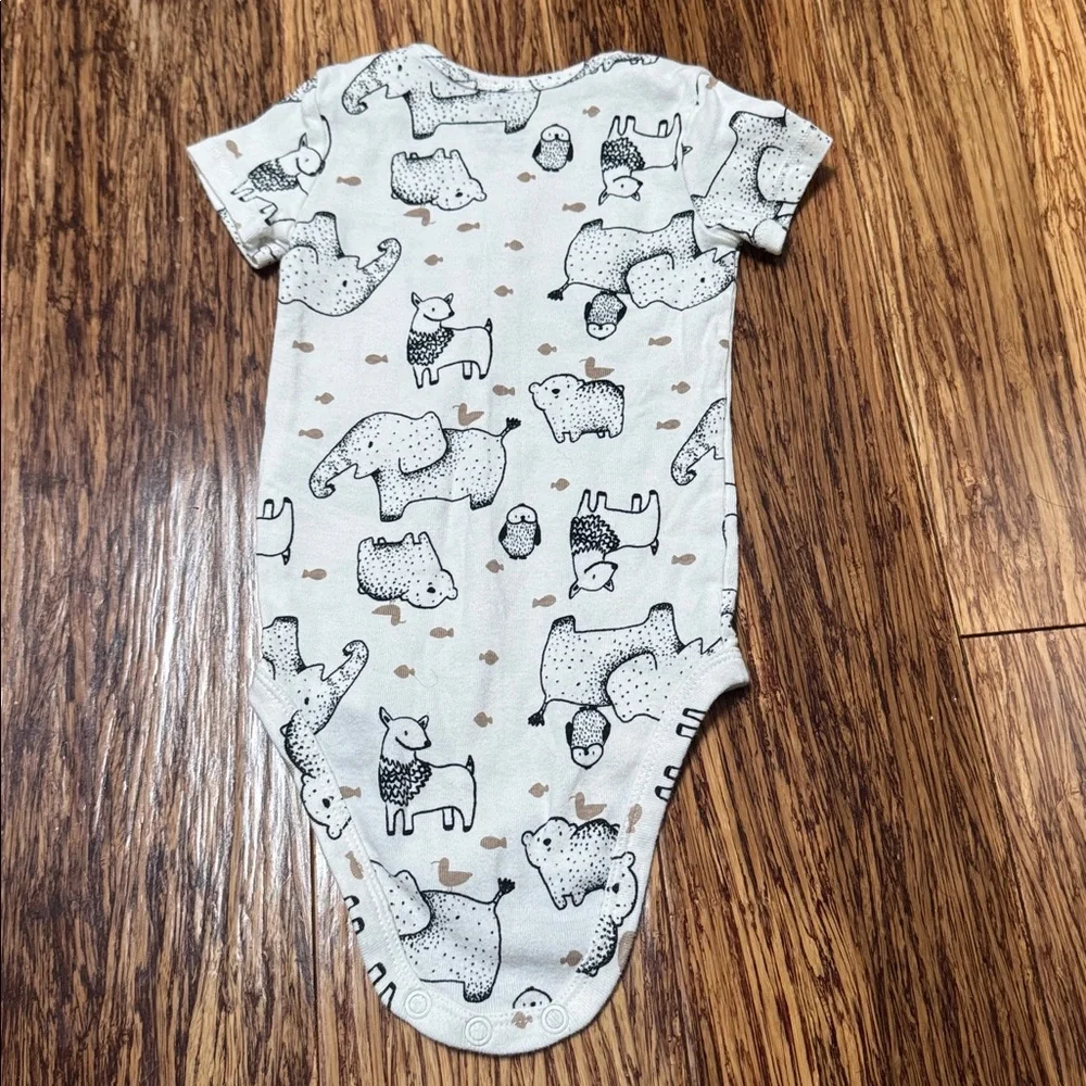 Carter’s beige forest creature fox bear long sleeve snap closure bodysuit 9M